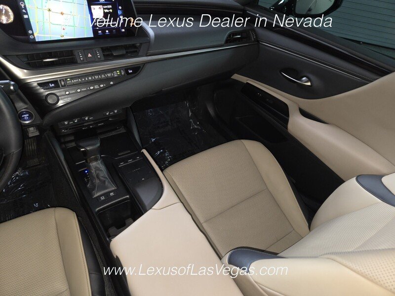 Used 2020 Gray Pearl Lexus 300h image 18
