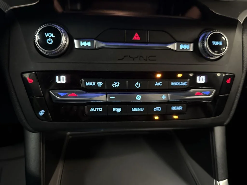 Used 2020 White Metallic Ford XLT image 28