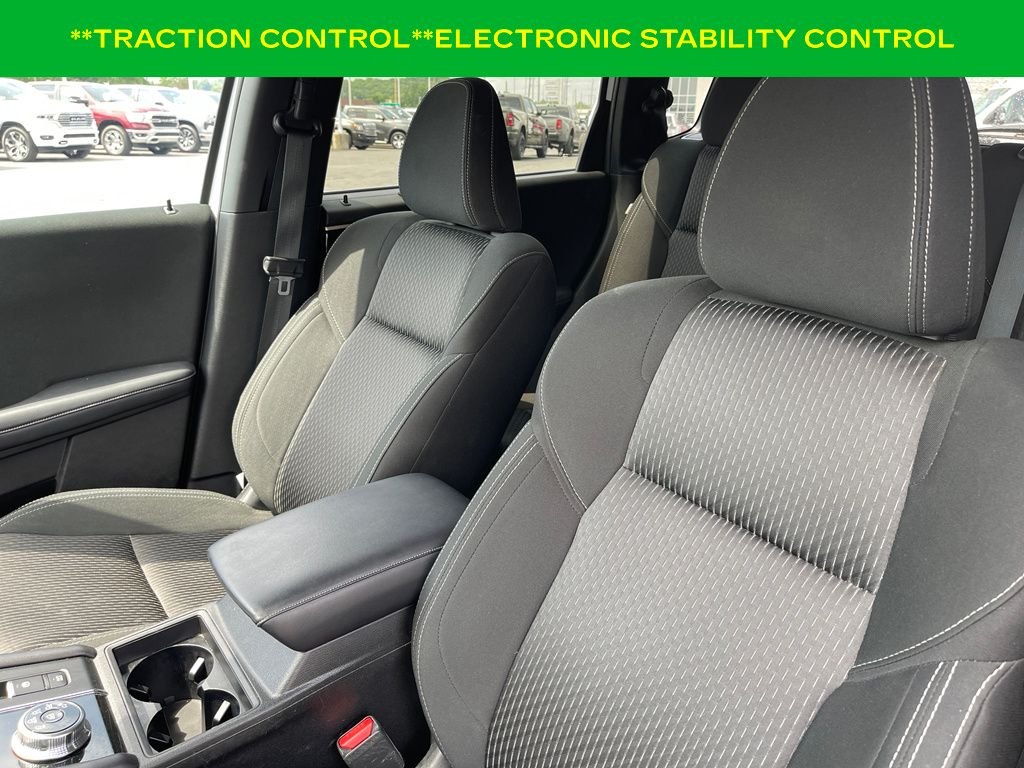 Used 2024 White Diamond/Black Roof Mitsubishi ES image 12