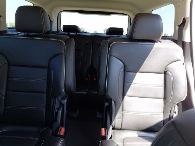 Used 2023 White GMC Denali image 30