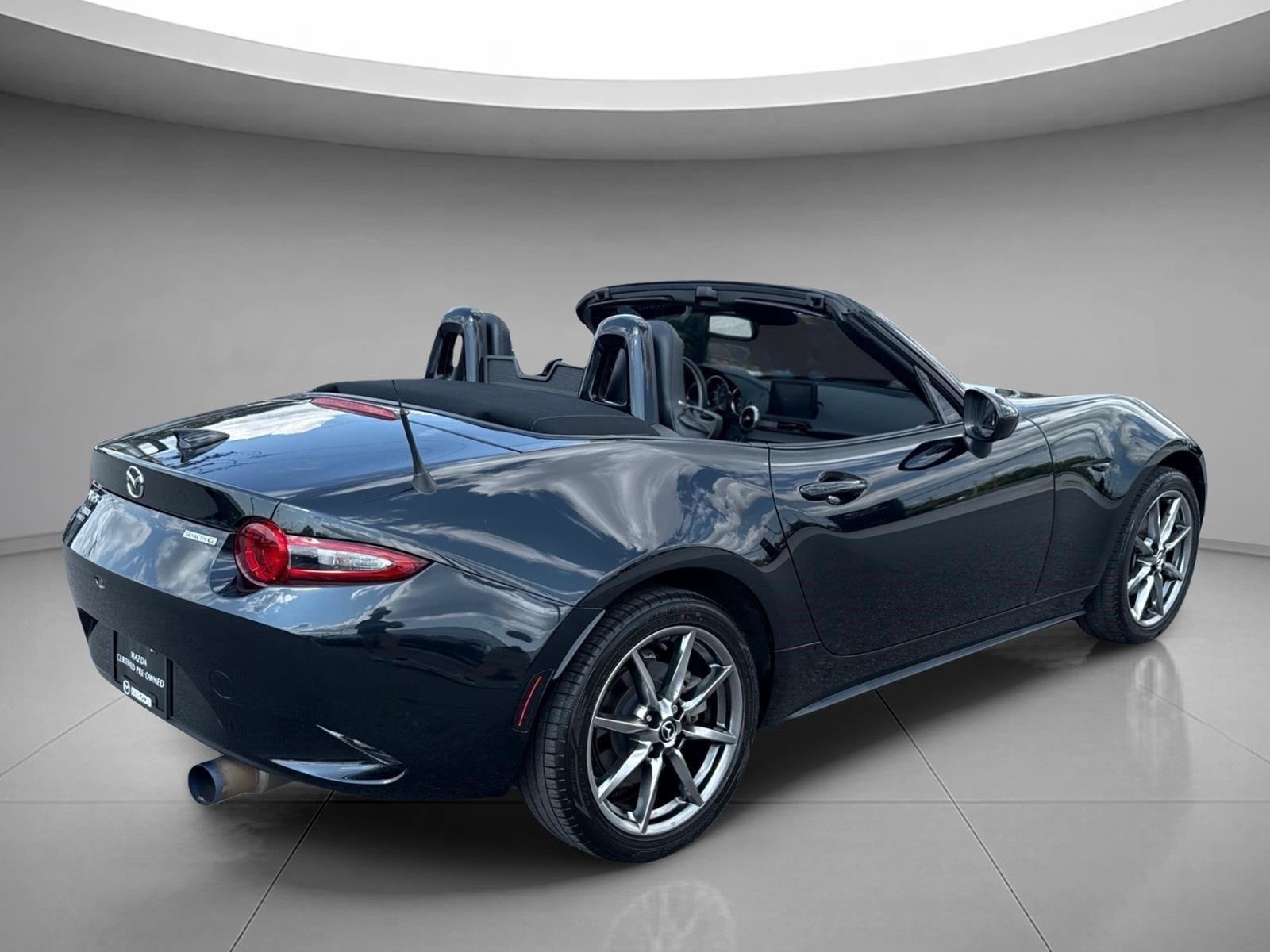 Used 2022 Jet Black Mica Mazda Grand Touring image 6