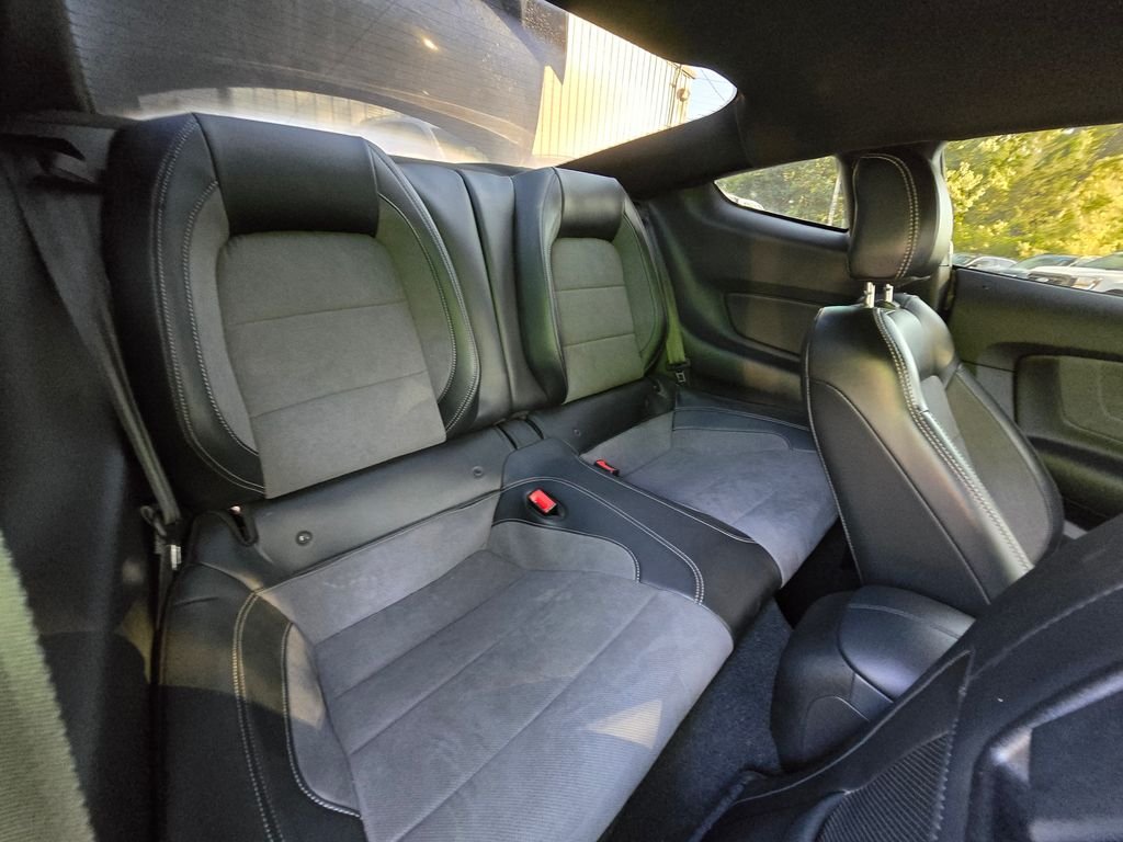 Used 2019 Black Ford Shelby GT350 image 18