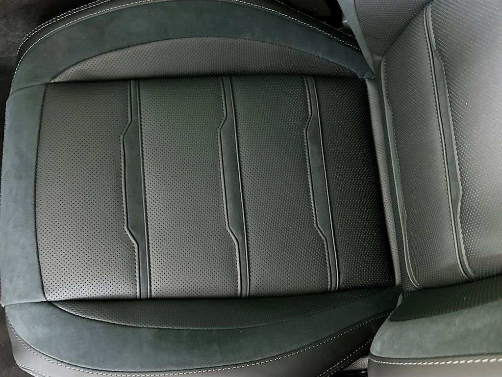 New 2026 MANUFAKTUR Alpine Grey Mercedes-Benz GLE 53 AMG® image 51