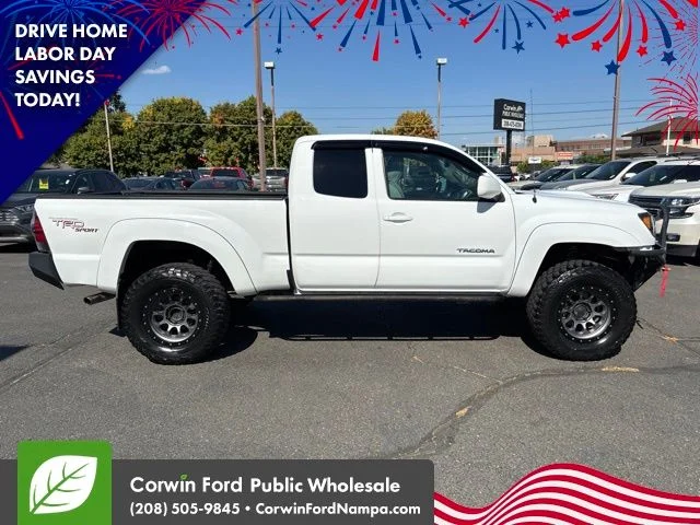 Used 2011 Super White Toyota  image 3