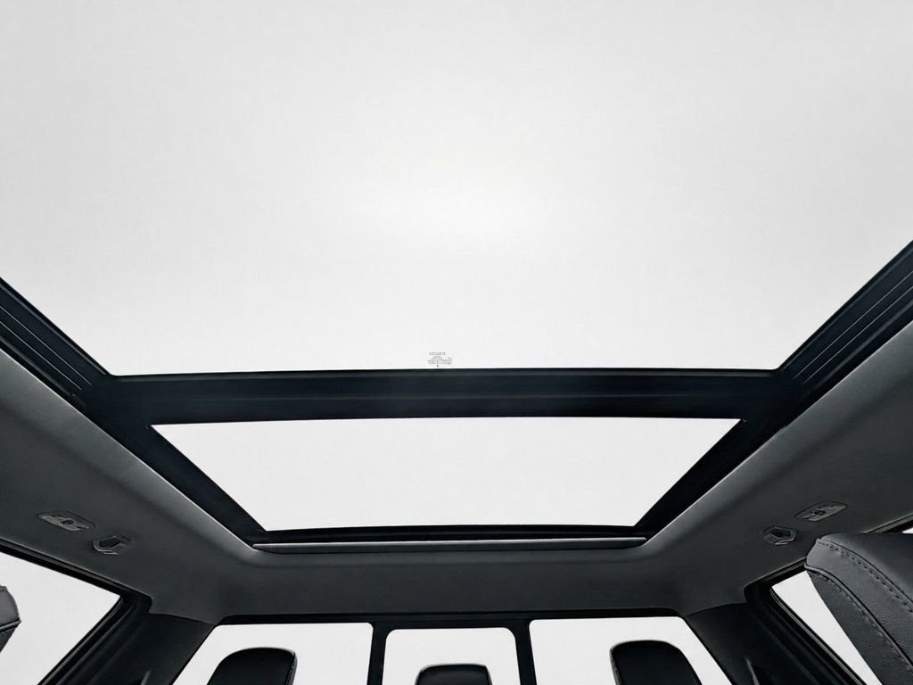 New 2026 Glacier Gray Metallic Tri-Coat Ford F-350® Lariat® image 21