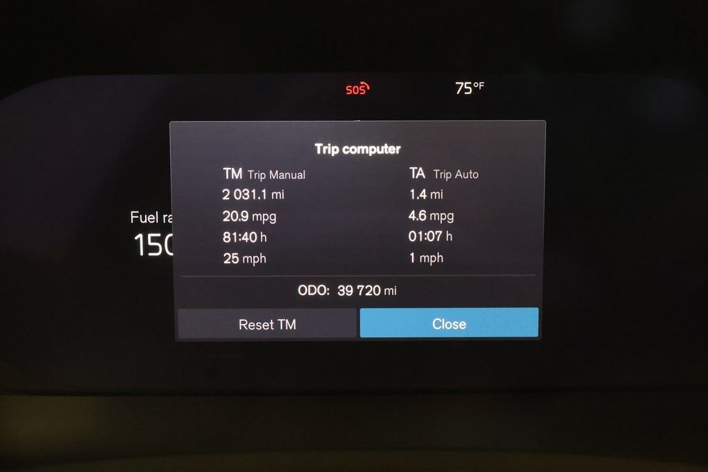 Used 2024 Onyx Black Metallic Volvo B5 Plus image 18