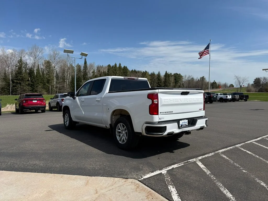 Used 2021 White Chevrolet RST image 7