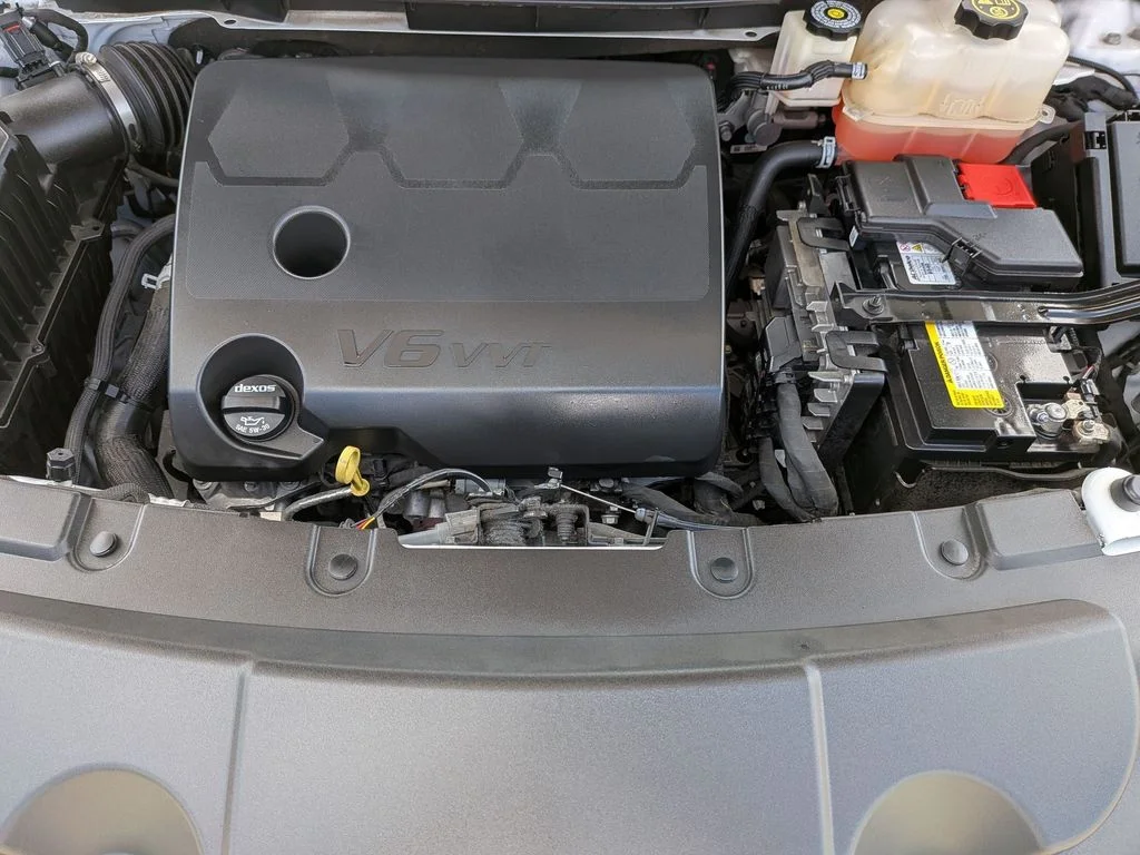 Used 2023 White Chevrolet LS image 33
