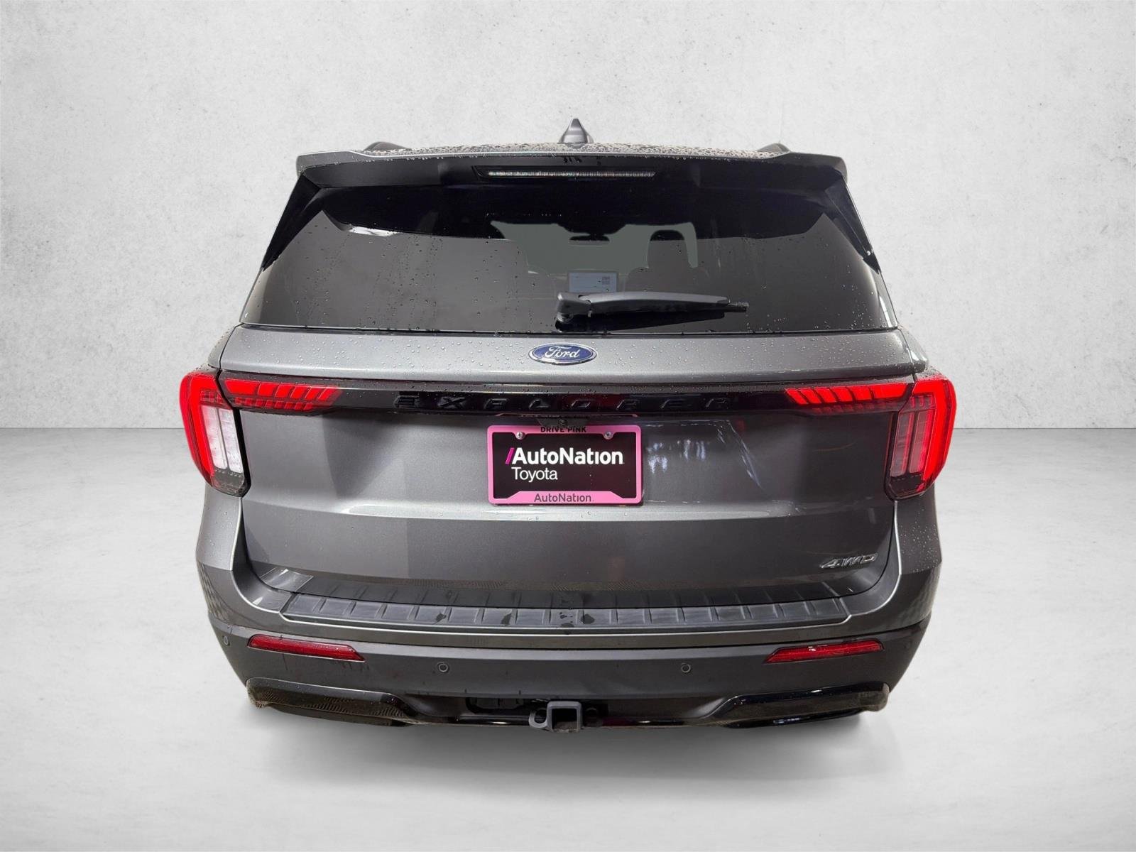 Used 2025 Carbonized Gray Metallic Ford ST-Line image 4