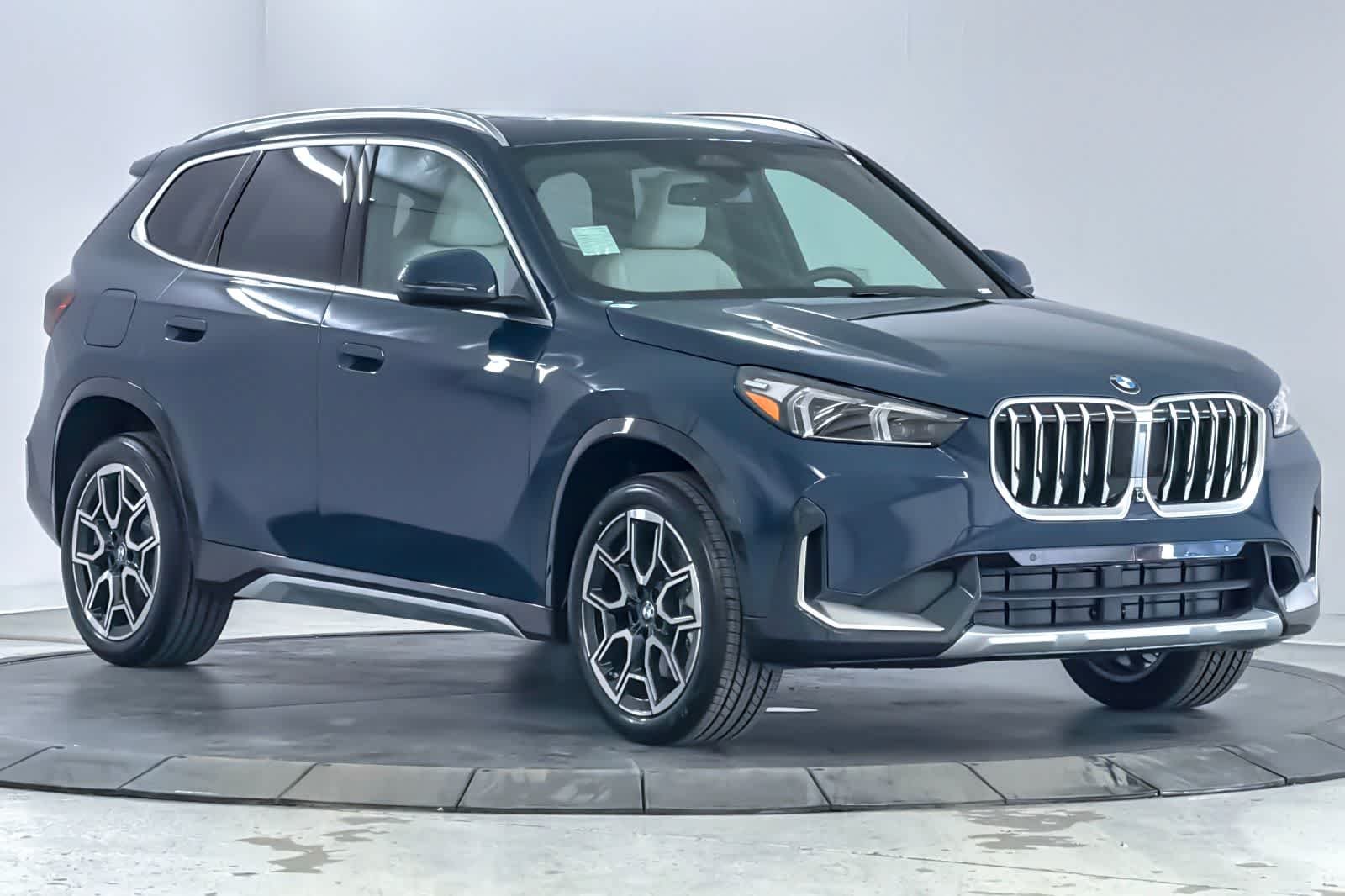 New 2026 Night Dusk Blue Metallic BMW xDrive28i image 9