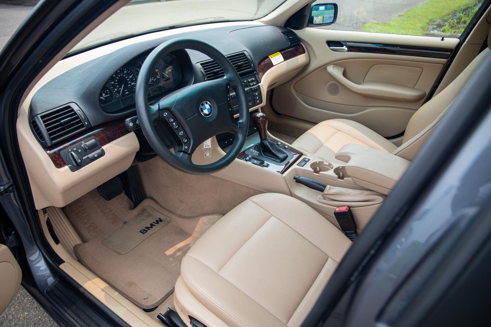 Used 2002 GREY BMW 325xi image 5