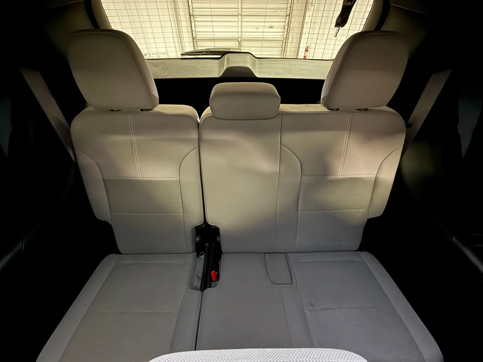 Used 2025 White GMC Elevation image 24