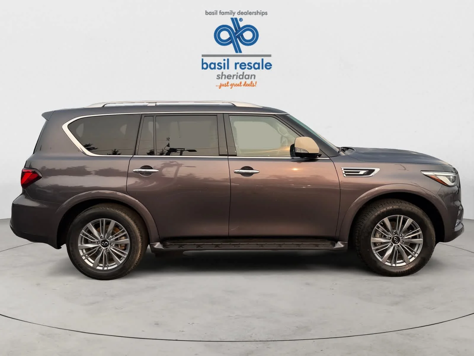 Used 2024 Anthracite Gray INFINITI LUXE image 7
