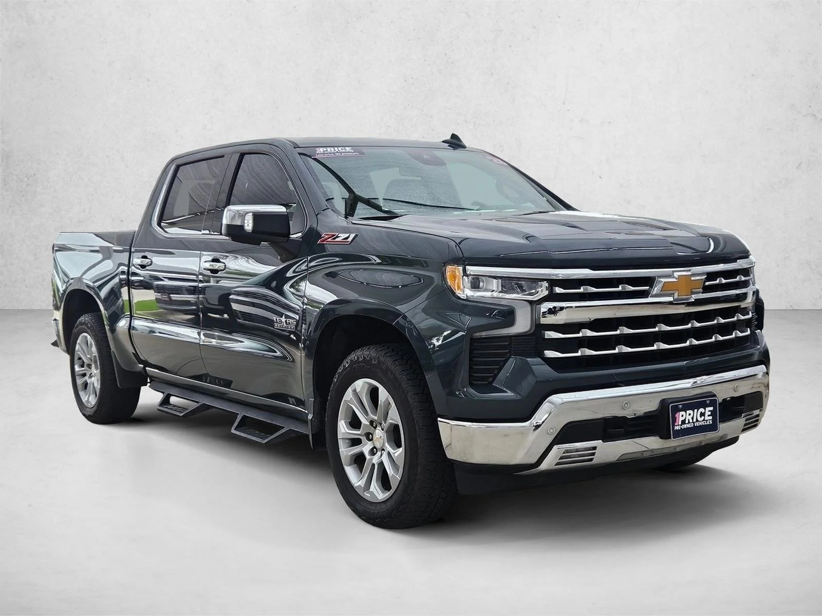 Used 2025 Cypress Gray Chevrolet LTZ image 3