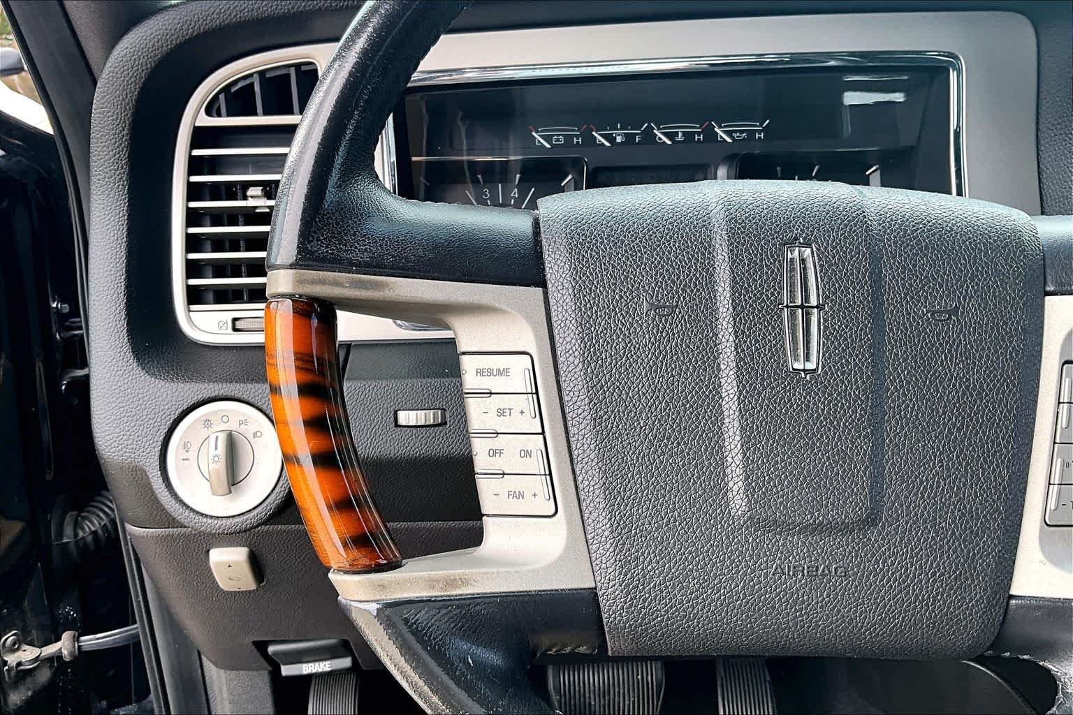 Used 2007 Black Lincoln Ultimate image 21
