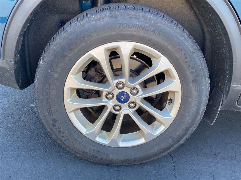 Used 2020 Dark Persian Green Ford SE image 12