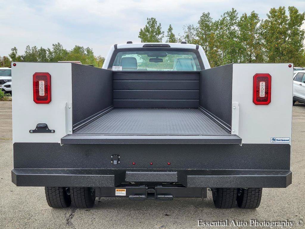 New 2025 Oxford White Ford F-450® XL image 23