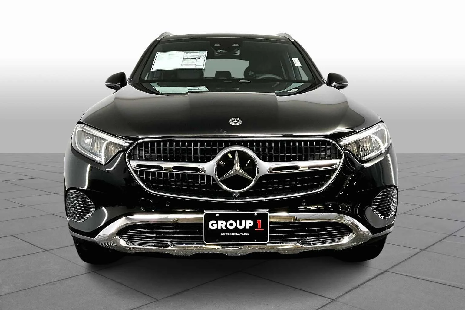 New 2026 040/Black Mercedes-Benz GLC 300 image 3