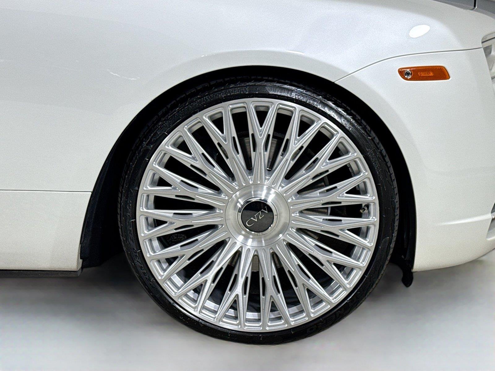 Used 2016 English White Rolls-Royce  image 40