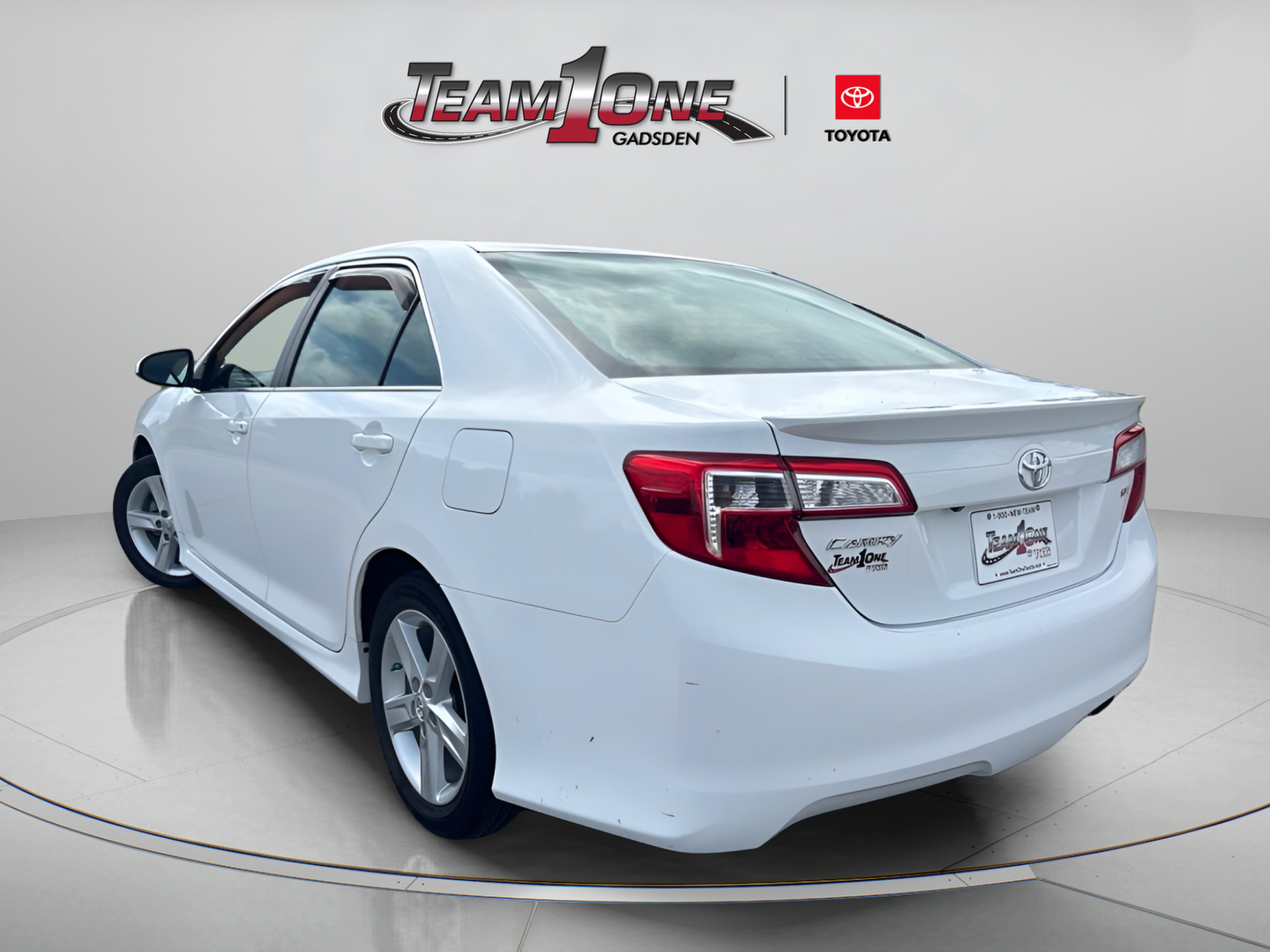 Used 2014 Super White Toyota SE image 4