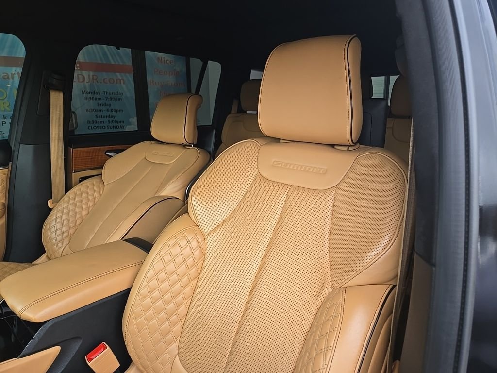 Used 2024 Black Jeep Summit image 34
