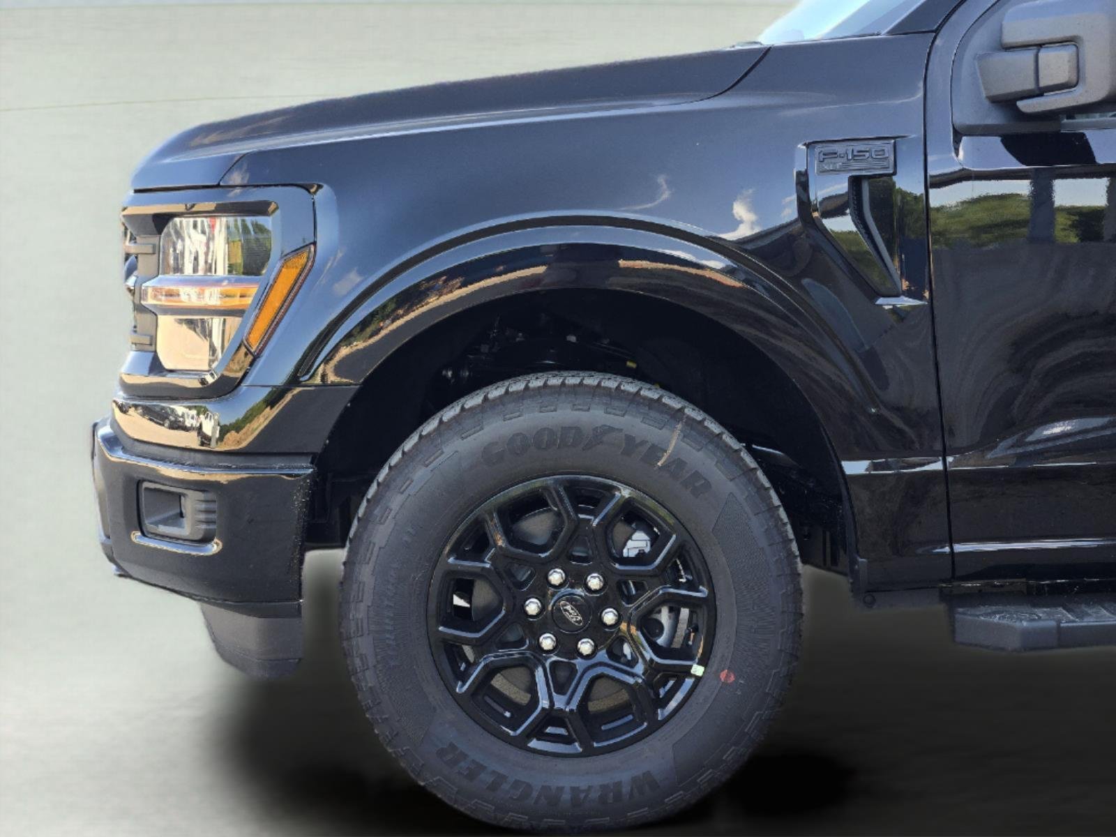 New 2026 Agate Black Metallic Ford XLT image 6