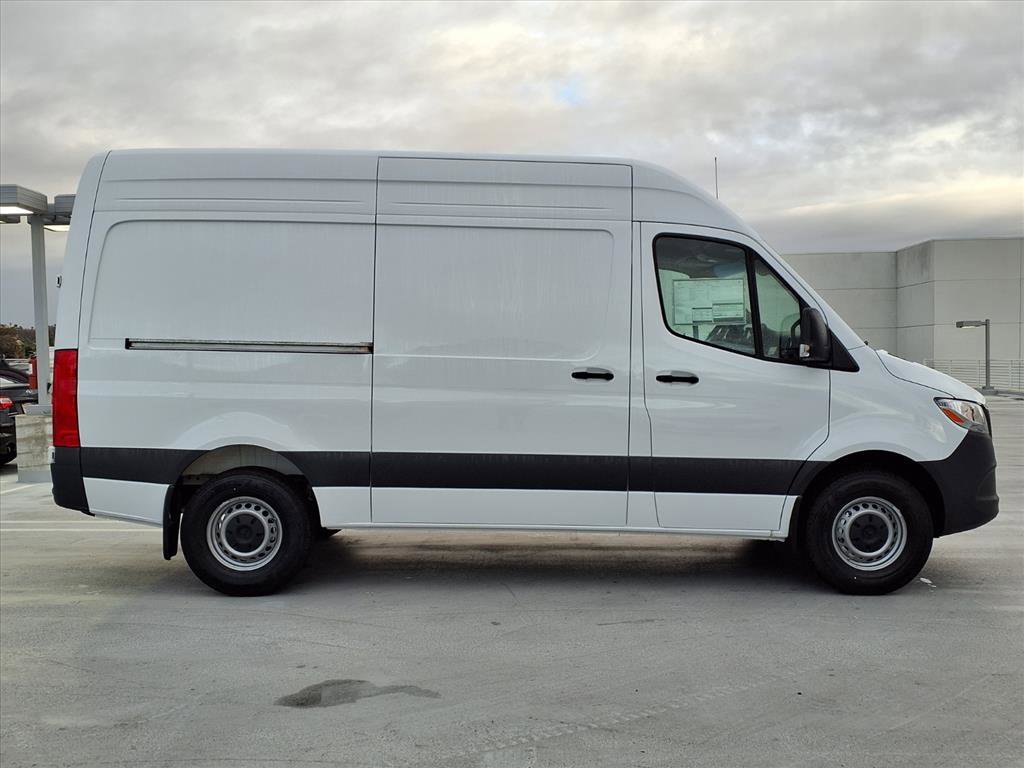 New 2026 Arctic White Mercedes-Benz Cargo 144 WB image 23