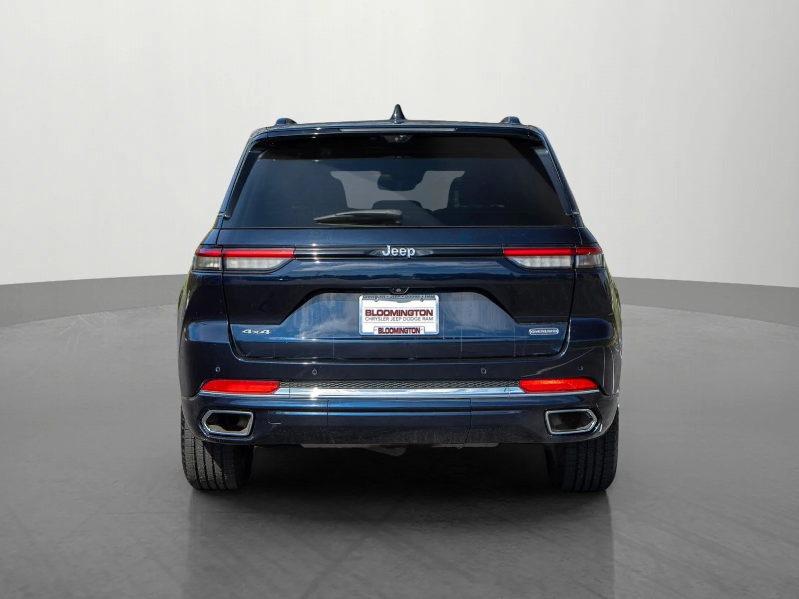 Used 2023 Midnight Sky Jeep Overland image 6