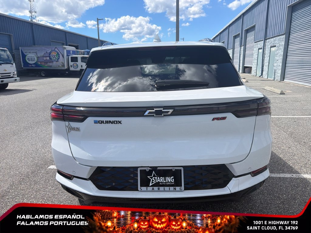 Used 2024 Summit White Chevrolet 2RS image 4