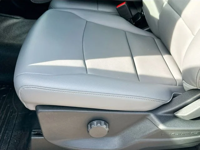 New 2025 Oxford White Ford XL image 12