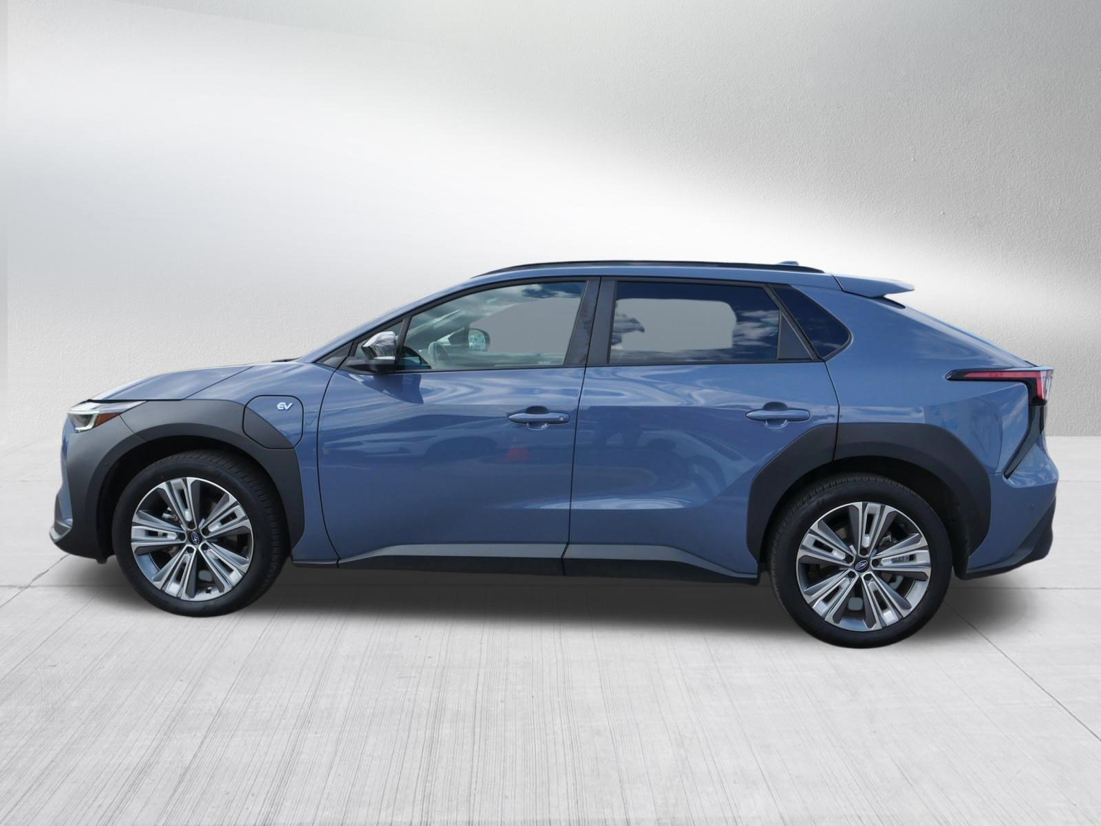 Used 2023 Harbor Mist Gray Pearl Subaru Limited image 4