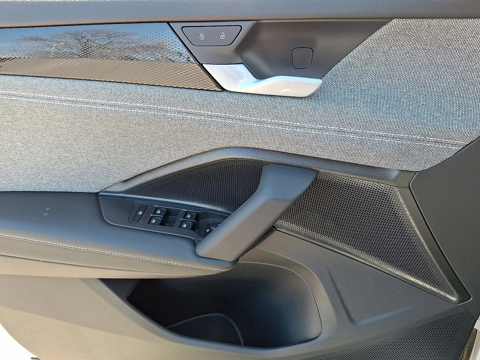 2026 Volkswagen Tiguan S - Photo 9