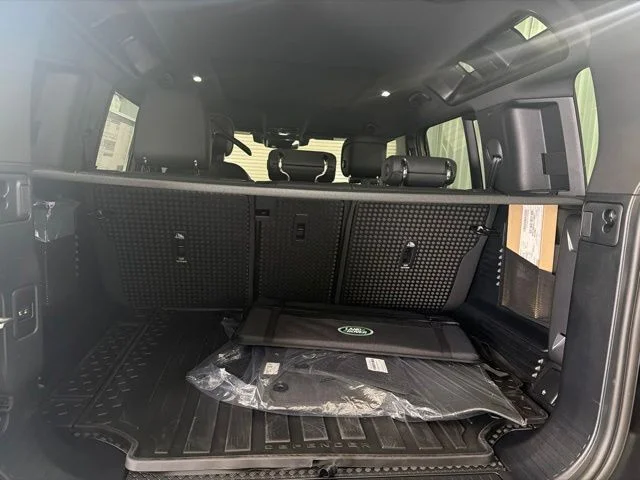 New 2026 Gondwana Stone Metallic Land Rover X-Dynamic SE image 28