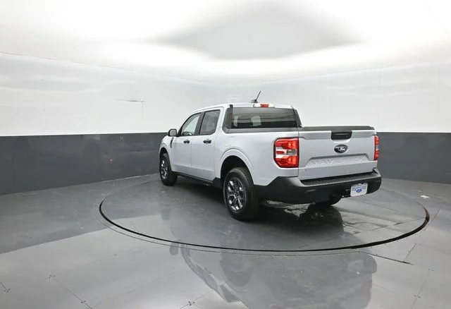New 2026 Space White Metallic Ford XLT image 5