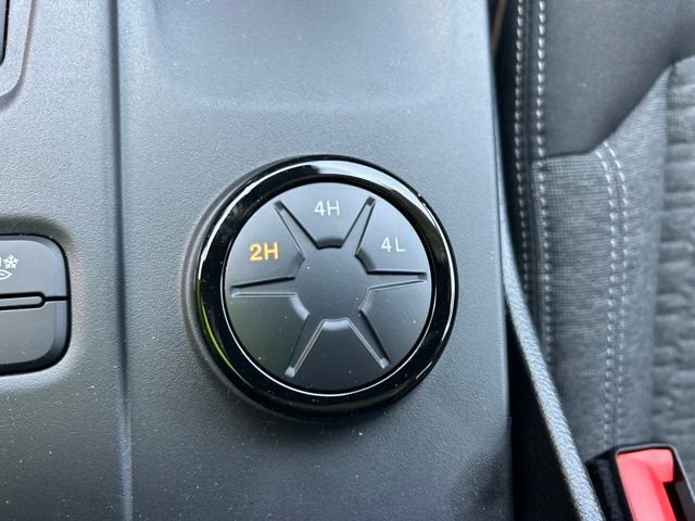 New 2026 Carbonized Gray Metallic Ford XLT image 21