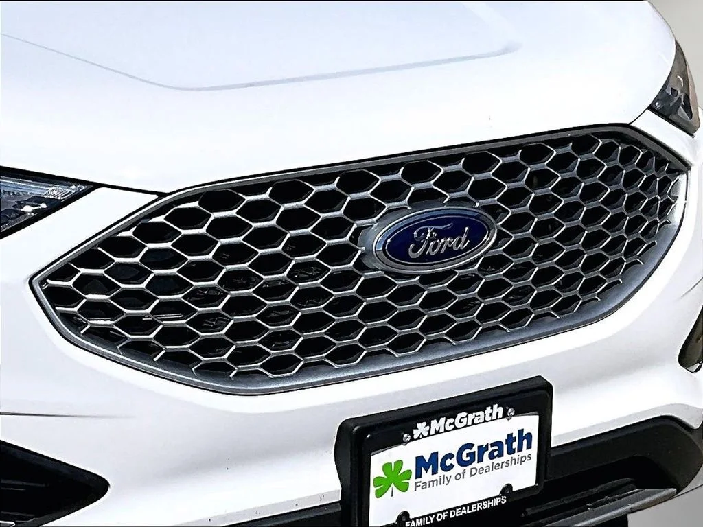 Used 2023 White Ford SEL image 35