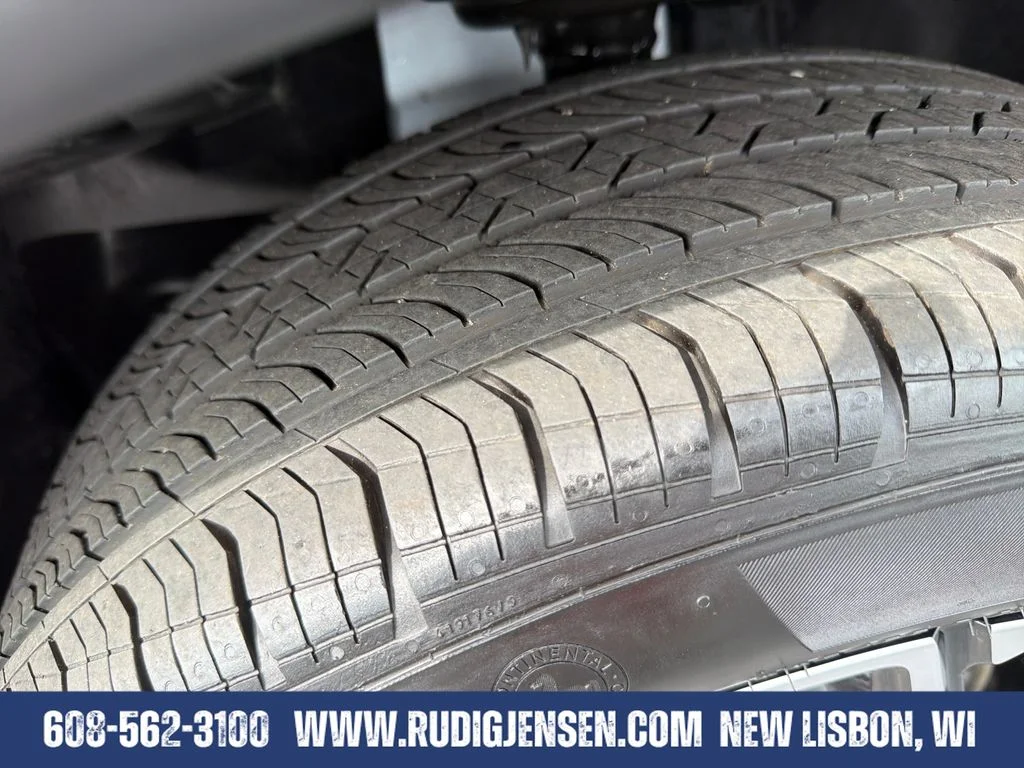 Used 2025 White Jeep Limited image 26