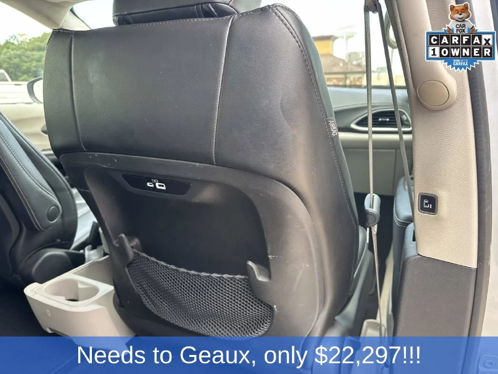 Used 2023 Silver Chrysler Touring L image 24