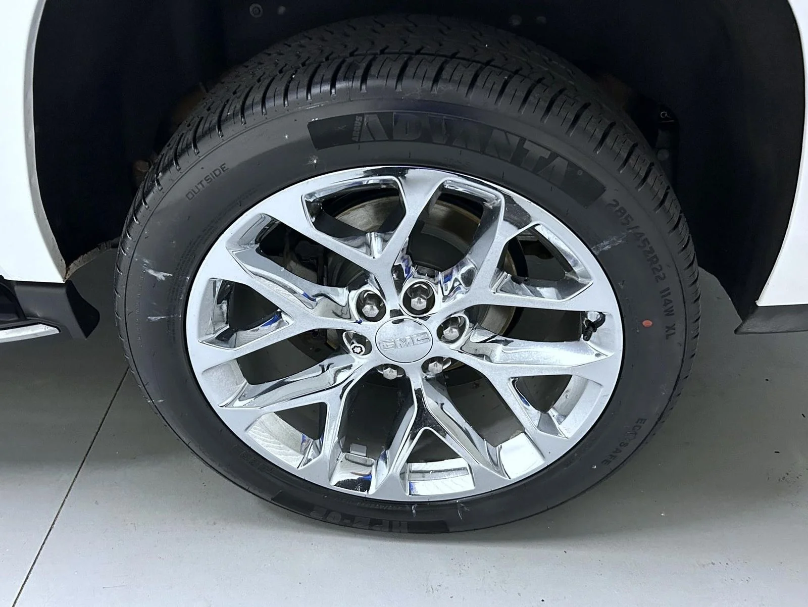 Used 2019 White GMC Denali image 23