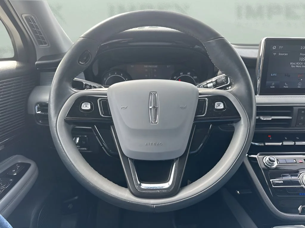 Used 2022 Gray Lincoln Standard image 13