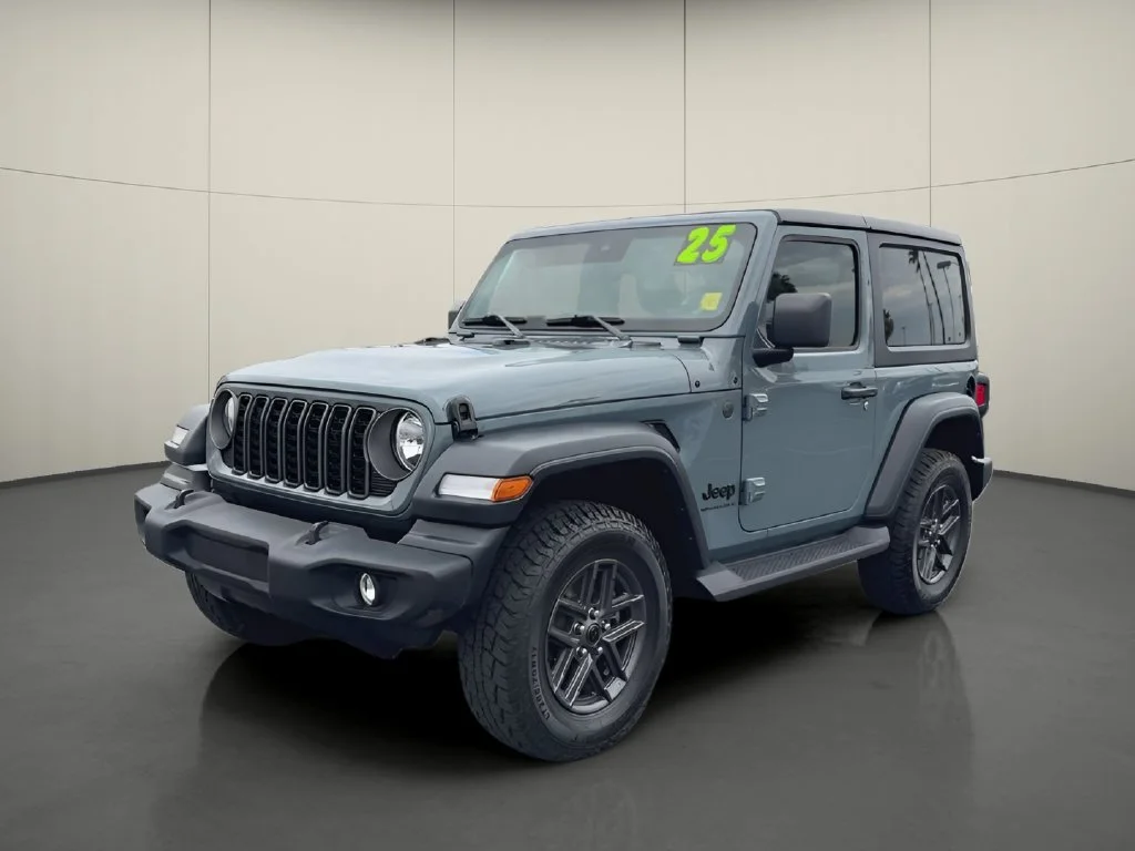 Used 2025 Gray Jeep Sport S image 4