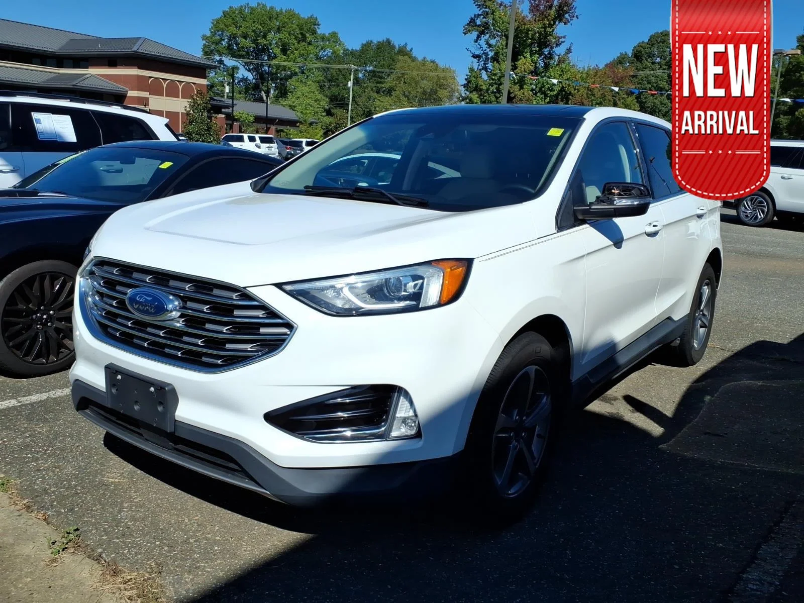 Used 2020 Star White Metallic Tri-Coat Ford SEL image 1