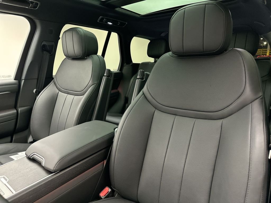 Certified Used 2025 Carpathian Gray Premium Metallic Land Rover SE image 22