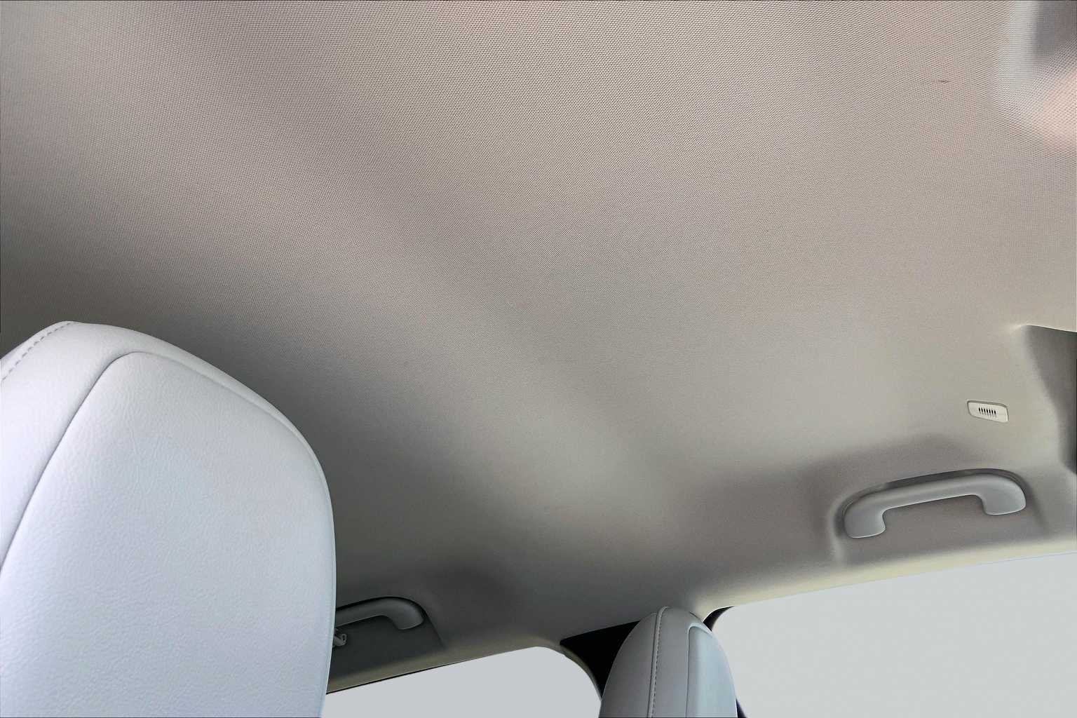 Used 2022 Alpine White Clearcoat Jeep Limited image 14