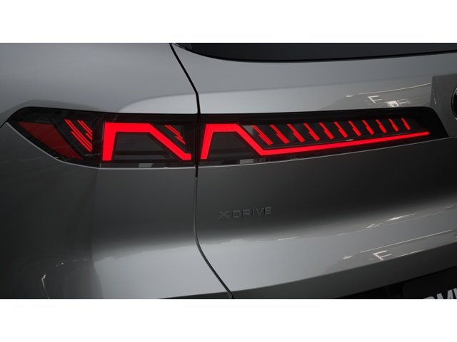New 2027 Space Silver Metallic BMW 40 xDrive image 8
