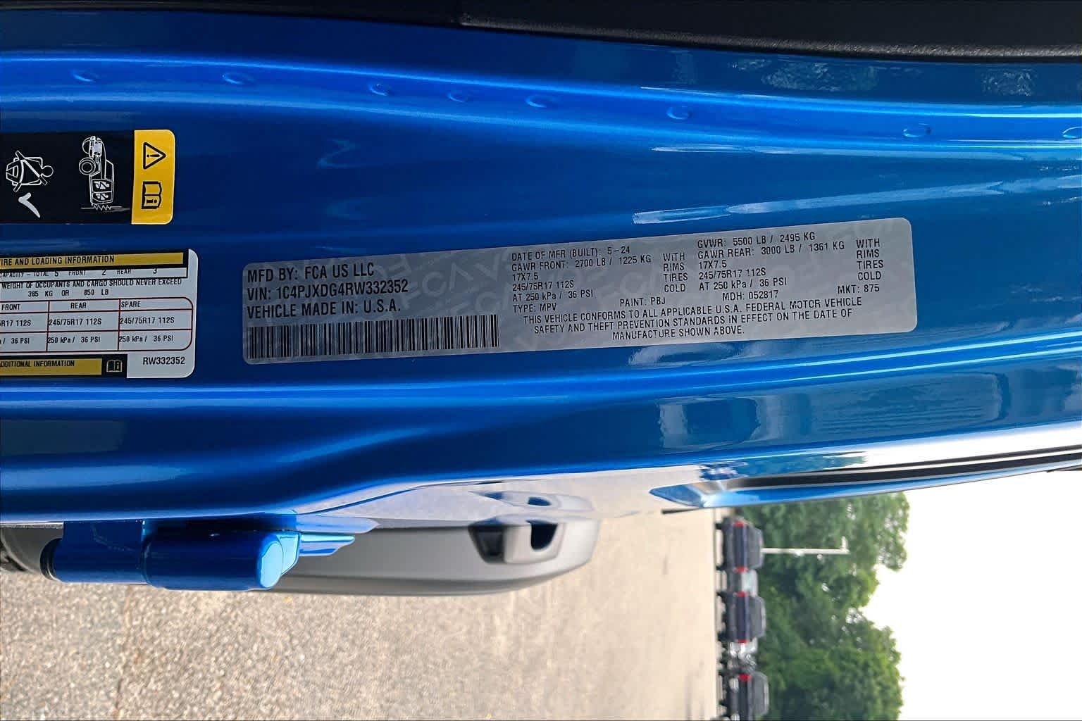 Used 2024 Hydro Blue Pearlcoat Jeep Sport S image 30