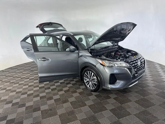 Used 2023 Gray Nissan SV image 12