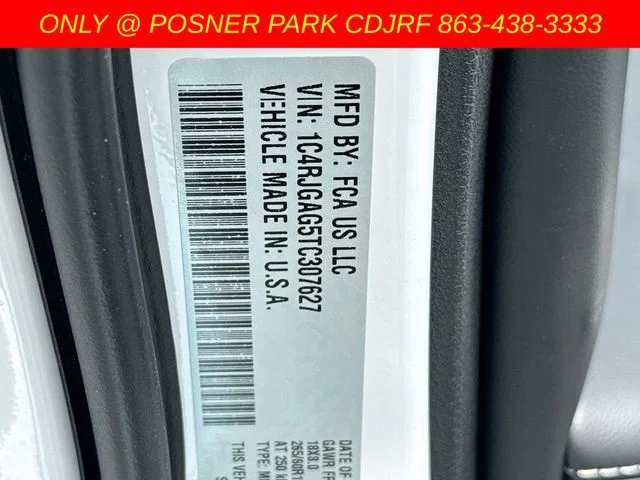 New 2026 Bright White Clear-Coat Exterior Paint Jeep Laredo image 31