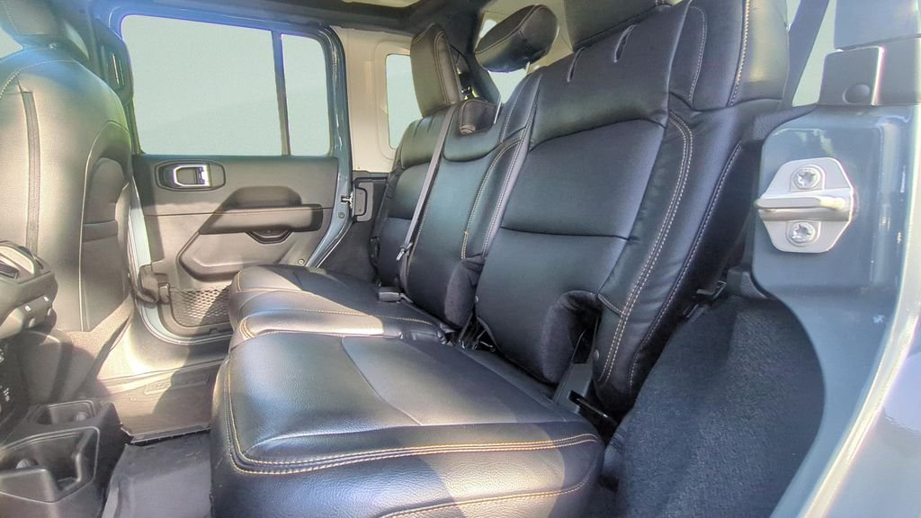 Used 2024 Gray Jeep Sahara image 11