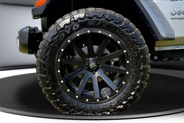 Used 2020 Silver Jeep Unlimited Sahara image 35
